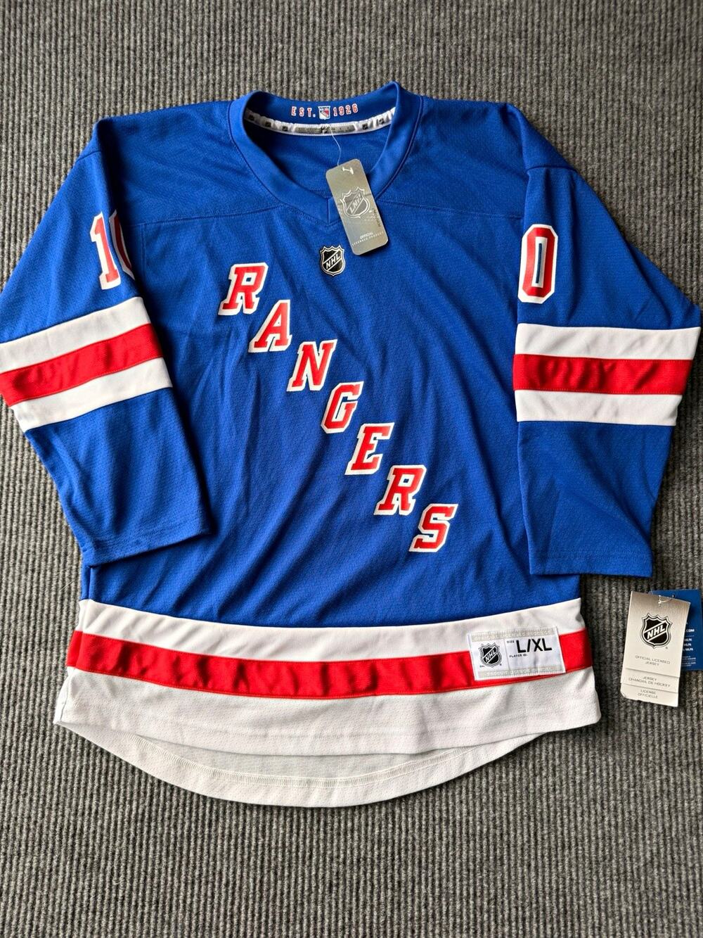 NHL New York Rangers Artemi Panarin #10 Blue Jersey L/XL Officially Licensed